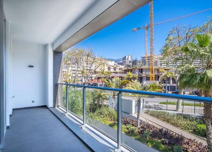 Madeira Palace Charles